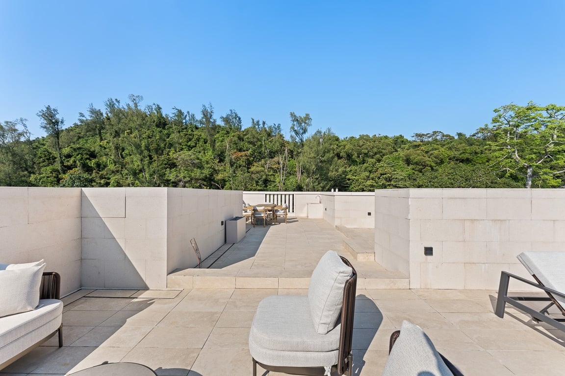 https://img.propertyraptor.com/cdn-cgi/imagedelivery/KD5bF_AFL0JDTbKLWF7z9g/ap8/ap8_001/hornet/prp/img/5ccebe3514dbe097f0d413da0ce431c7-wtm.jpg/public