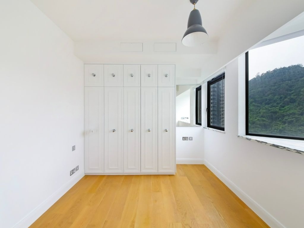 https://img.propertyraptor.com/cdn-cgi/imagedelivery/KD5bF_AFL0JDTbKLWF7z9g/ap8/ap8_001/hornet/prp/img/5d82ab072c6f0af6d4c6e953e736a6b5-wtm.jpg/public