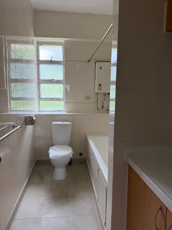 https://img.propertyraptor.com/cdn-cgi/imagedelivery/KD5bF_AFL0JDTbKLWF7z9g/ap8/ap8_001/hornet/prp/img/5da91bec179bcc9efb0a2de4af4c85c0-wtm.jpg/public