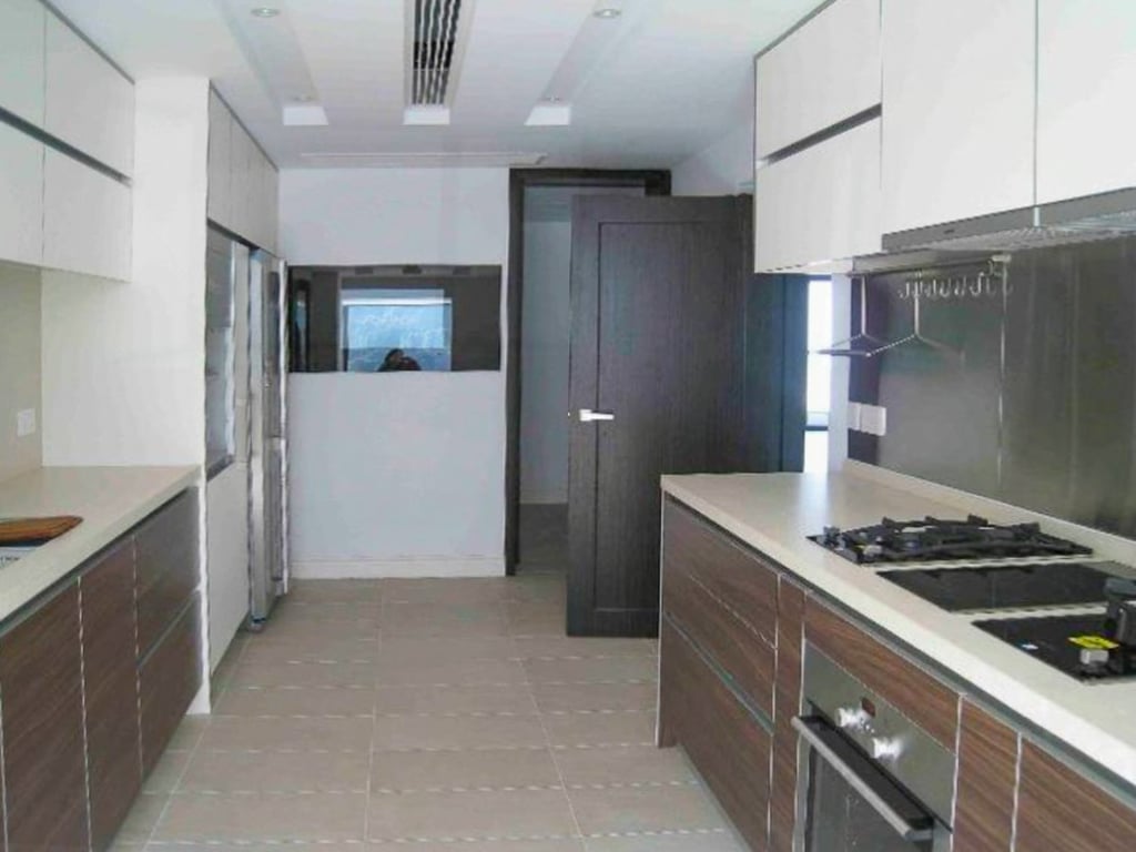 https://img.propertyraptor.com/cdn-cgi/imagedelivery/KD5bF_AFL0JDTbKLWF7z9g/ap8/ap8_001/hornet/prp/img/5dc3513db7fa83928f25aaf7ab2757b4.jpg/public