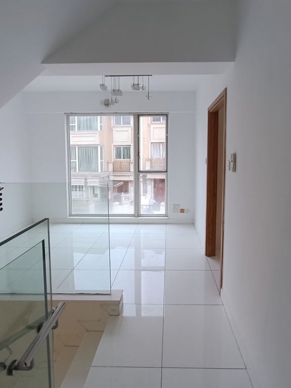 https://img.propertyraptor.com/cdn-cgi/imagedelivery/KD5bF_AFL0JDTbKLWF7z9g/ap8/ap8_001/hornet/prp/img/5e0cd7e03d894e18f0343509152bcfe4-wtm.jpg/public