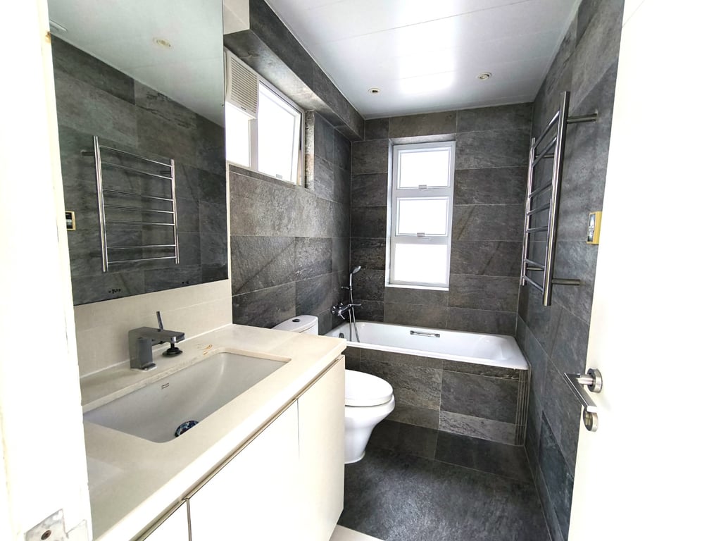 https://img.propertyraptor.com/cdn-cgi/imagedelivery/KD5bF_AFL0JDTbKLWF7z9g/ap8/ap8_001/hornet/prp/img/5e1e6a6ee3c4a1e849f3fb5fb7c38262-wtm.jpg/public