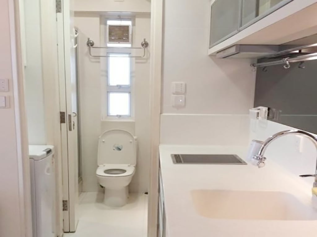 https://img.propertyraptor.com/cdn-cgi/imagedelivery/KD5bF_AFL0JDTbKLWF7z9g/ap8/ap8_001/hornet/prp/img/5e45637b86fcaf7747d7f21bb787ff36.jpg/public