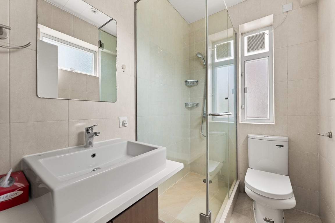 https://img.propertyraptor.com/cdn-cgi/imagedelivery/KD5bF_AFL0JDTbKLWF7z9g/ap8/ap8_001/hornet/prp/img/5e70f0be0ba6fd052cebff6efc659d45-wtm.jpg/public