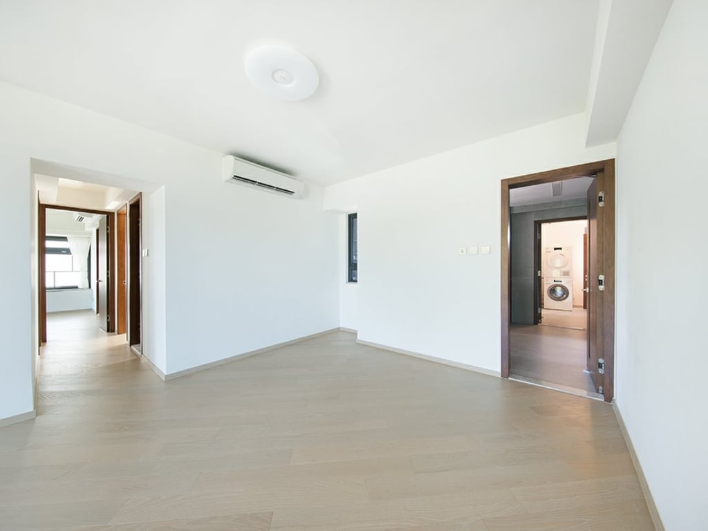 https://img.propertyraptor.com/cdn-cgi/imagedelivery/KD5bF_AFL0JDTbKLWF7z9g/ap8/ap8_001/hornet/prp/img/5e7e159dc7a93b4617924561a82957ab-wtm.jpg/public