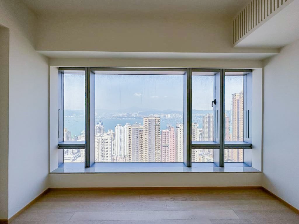 https://img.propertyraptor.com/cdn-cgi/imagedelivery/KD5bF_AFL0JDTbKLWF7z9g/ap8/ap8_001/hornet/prp/img/5e81c82a63b6cfa7795d0ceee89597c0.jpg/public