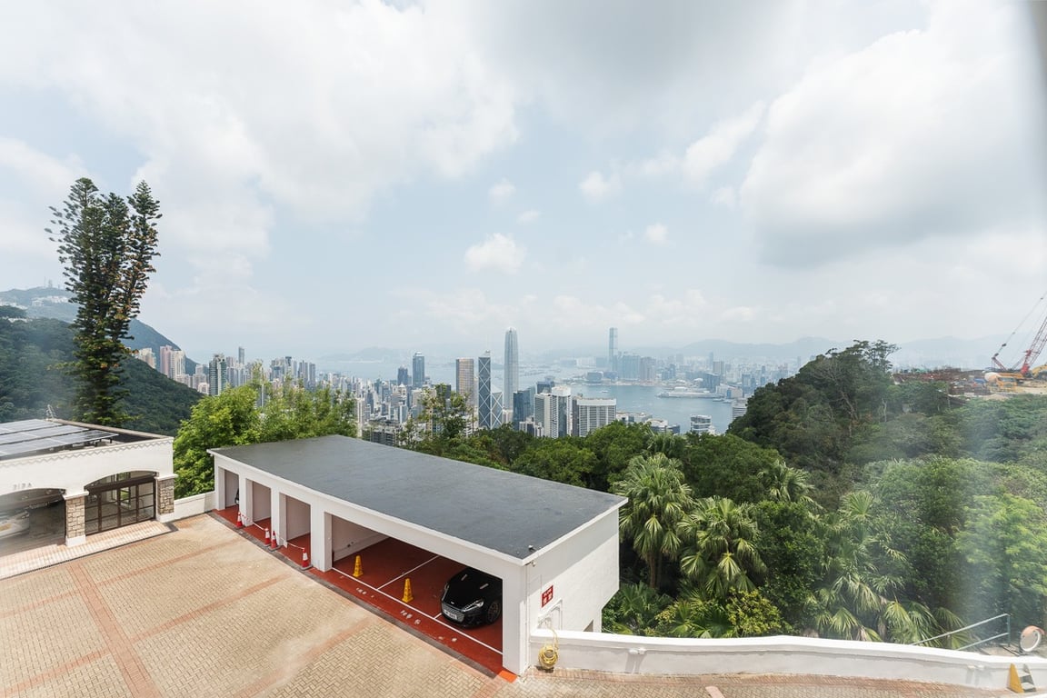https://img.propertyraptor.com/cdn-cgi/imagedelivery/KD5bF_AFL0JDTbKLWF7z9g/ap8/ap8_001/hornet/prp/img/5e9399cfe15d9378c42c2324fbfbc7b9-wtm.jpg/public