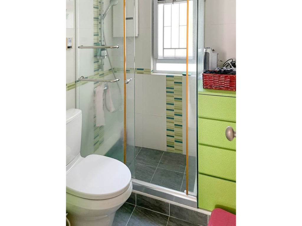 https://img.propertyraptor.com/cdn-cgi/imagedelivery/KD5bF_AFL0JDTbKLWF7z9g/ap8/ap8_001/hornet/prp/img/5eb885be7122c62bbe81c6154d0d9cfc.jpg/public