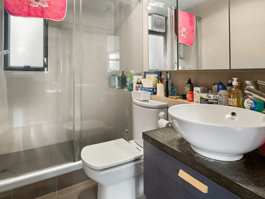 https://img.propertyraptor.com/cdn-cgi/imagedelivery/KD5bF_AFL0JDTbKLWF7z9g/ap8/ap8_001/hornet/prp/img/5ec333b72a8509a3e1826929644cebd1-wtm.jpg/public