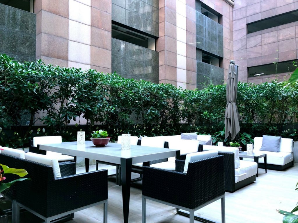 https://img.propertyraptor.com/cdn-cgi/imagedelivery/KD5bF_AFL0JDTbKLWF7z9g/ap8/ap8_001/hornet/prp/img/5ee2bebcbb2c7779c9b6905f1c6931a8.jpg/public