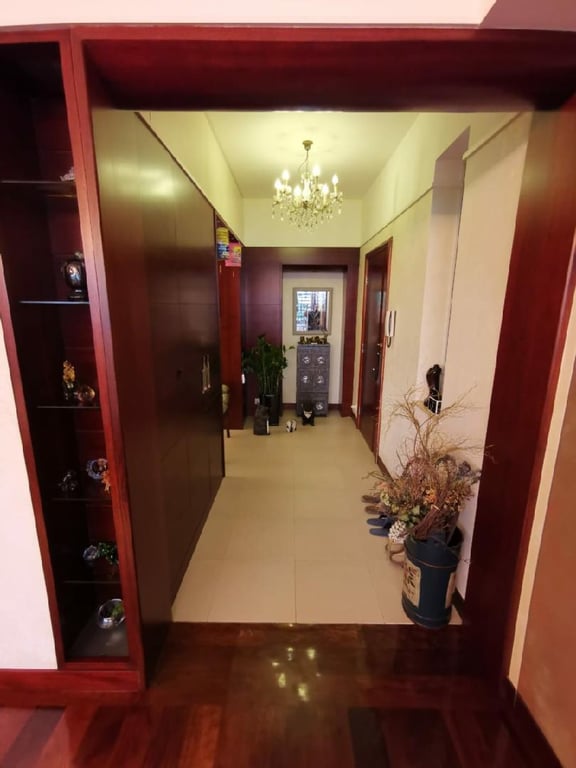 https://img.propertyraptor.com/cdn-cgi/imagedelivery/KD5bF_AFL0JDTbKLWF7z9g/ap8/ap8_001/hornet/prp/img/5f13359100213a63749047471d922ced.jpg/public