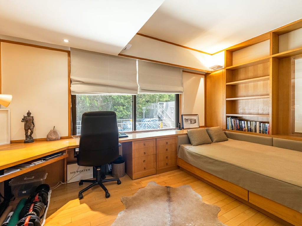 https://img.propertyraptor.com/cdn-cgi/imagedelivery/KD5bF_AFL0JDTbKLWF7z9g/ap8/ap8_001/hornet/prp/img/5f50b00a979e4685312ea1a8339305a7.jpg/public