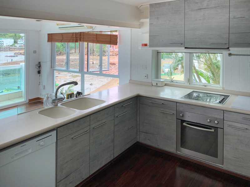 https://img.propertyraptor.com/cdn-cgi/imagedelivery/KD5bF_AFL0JDTbKLWF7z9g/ap8/ap8_001/hornet/prp/img/5f694ab7157a9a504b13a3017f997f2b.jpg/public