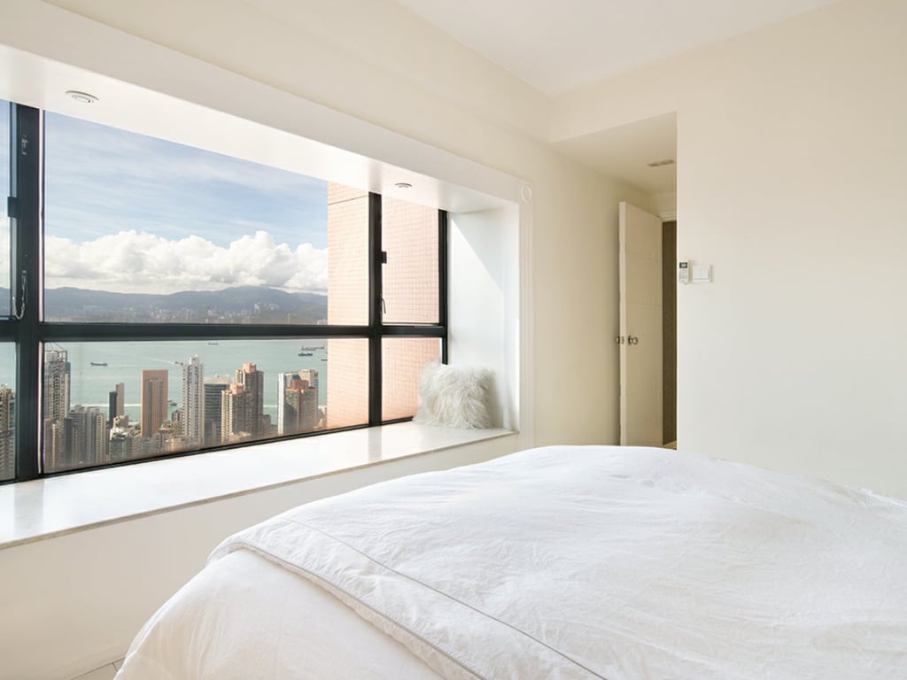 https://img.propertyraptor.com/cdn-cgi/imagedelivery/KD5bF_AFL0JDTbKLWF7z9g/ap8/ap8_001/hornet/prp/img/5f86d93e597e425c007d0f42914a837f.jpg/public