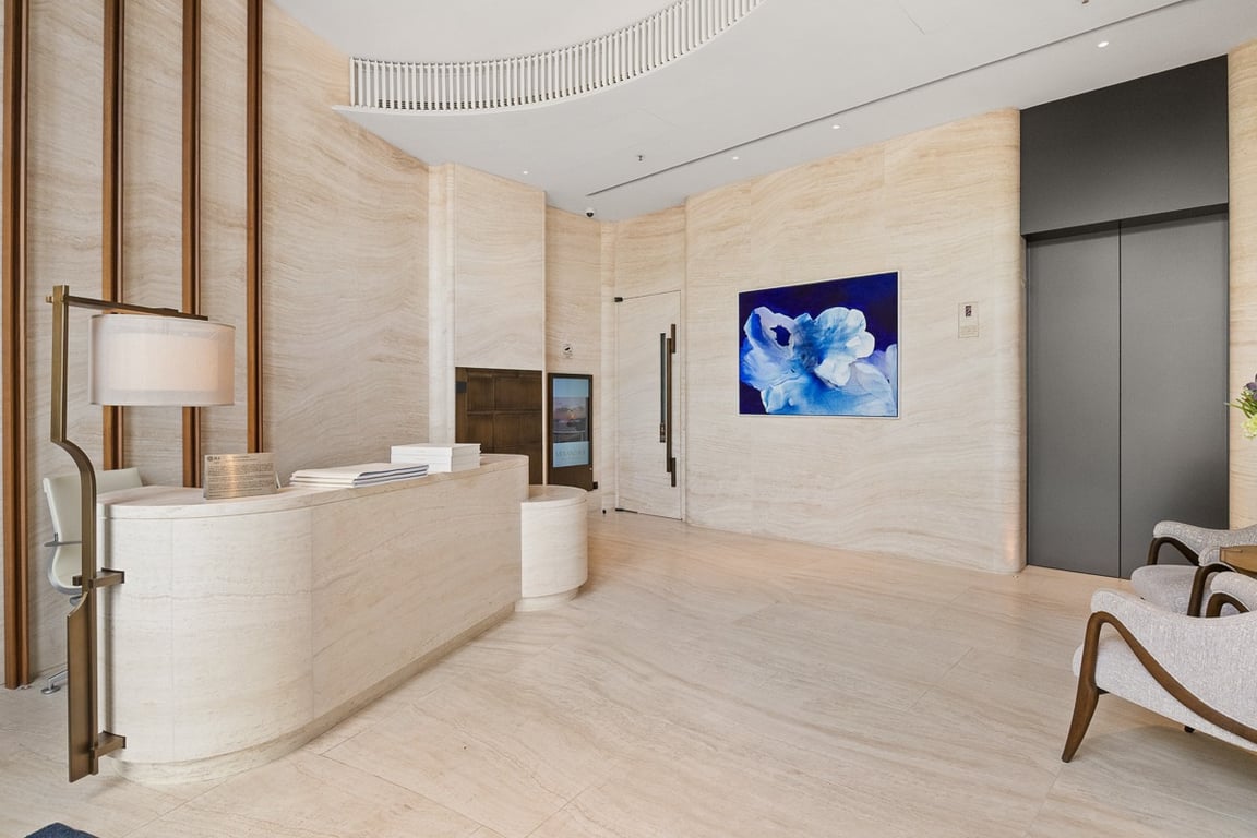 https://img.propertyraptor.com/cdn-cgi/imagedelivery/KD5bF_AFL0JDTbKLWF7z9g/ap8/ap8_001/hornet/prp/img/5fbbe43b9e141f4e60e4429411312079-wtm.jpg/public