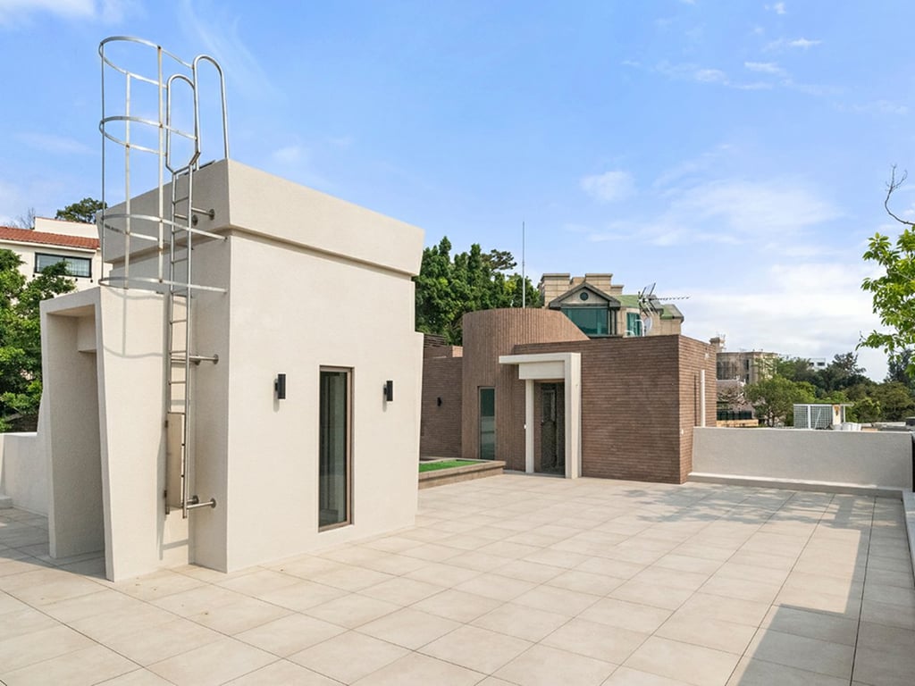 https://img.propertyraptor.com/cdn-cgi/imagedelivery/KD5bF_AFL0JDTbKLWF7z9g/ap8/ap8_001/hornet/prp/img/5fbff1e6fdbbbcf64d2b9f669d842699.jpg/public