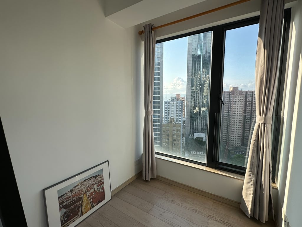 https://img.propertyraptor.com/cdn-cgi/imagedelivery/KD5bF_AFL0JDTbKLWF7z9g/ap8/ap8_001/hornet/prp/img/5ff0c56e275f1d4307add8c3bc1f9529-wtm.jpg/public