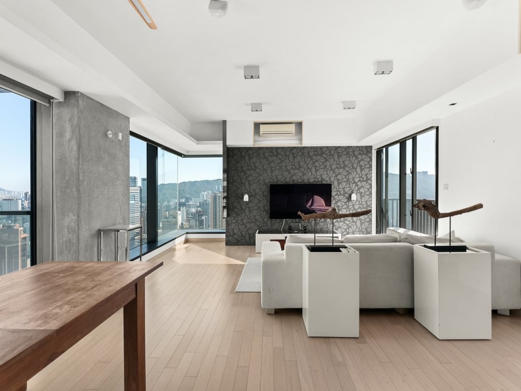 https://img.propertyraptor.com/cdn-cgi/imagedelivery/KD5bF_AFL0JDTbKLWF7z9g/ap8/ap8_001/hornet/prp/img/5ff48a643f60ceddd1952d0b73987aa1-wtm.jpg/public