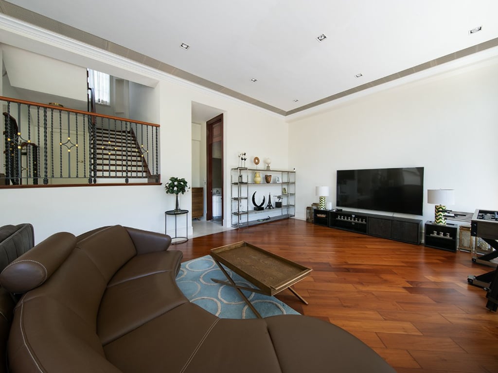 https://img.propertyraptor.com/cdn-cgi/imagedelivery/KD5bF_AFL0JDTbKLWF7z9g/ap8/ap8_001/hornet/prp/img/603a354f23d48d2d60222411707ed766.jpg/public