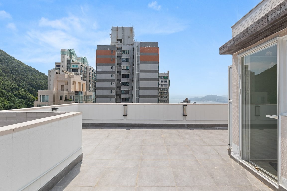 https://img.propertyraptor.com/cdn-cgi/imagedelivery/KD5bF_AFL0JDTbKLWF7z9g/ap8/ap8_001/hornet/prp/img/6044743c60bb2ad436958dd7053fdcfa-wtm.jpg/public