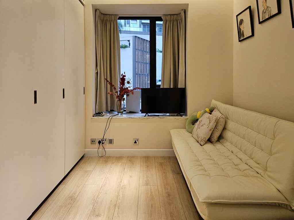 https://img.propertyraptor.com/cdn-cgi/imagedelivery/KD5bF_AFL0JDTbKLWF7z9g/ap8/ap8_001/hornet/prp/img/604b48e761ed86c3a21710f175361582-wtm.jpg/public