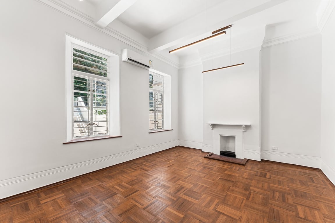 https://img.propertyraptor.com/cdn-cgi/imagedelivery/KD5bF_AFL0JDTbKLWF7z9g/ap8/ap8_001/hornet/prp/img/605a50f0246dc0e96370d51a70ac5fdc-wtm.jpg/public
