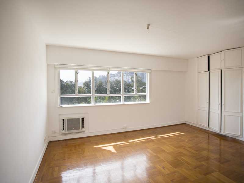 https://img.propertyraptor.com/cdn-cgi/imagedelivery/KD5bF_AFL0JDTbKLWF7z9g/ap8/ap8_001/hornet/prp/img/606016b97e26a14b3ecb52cf12c79ef6.jpg/public