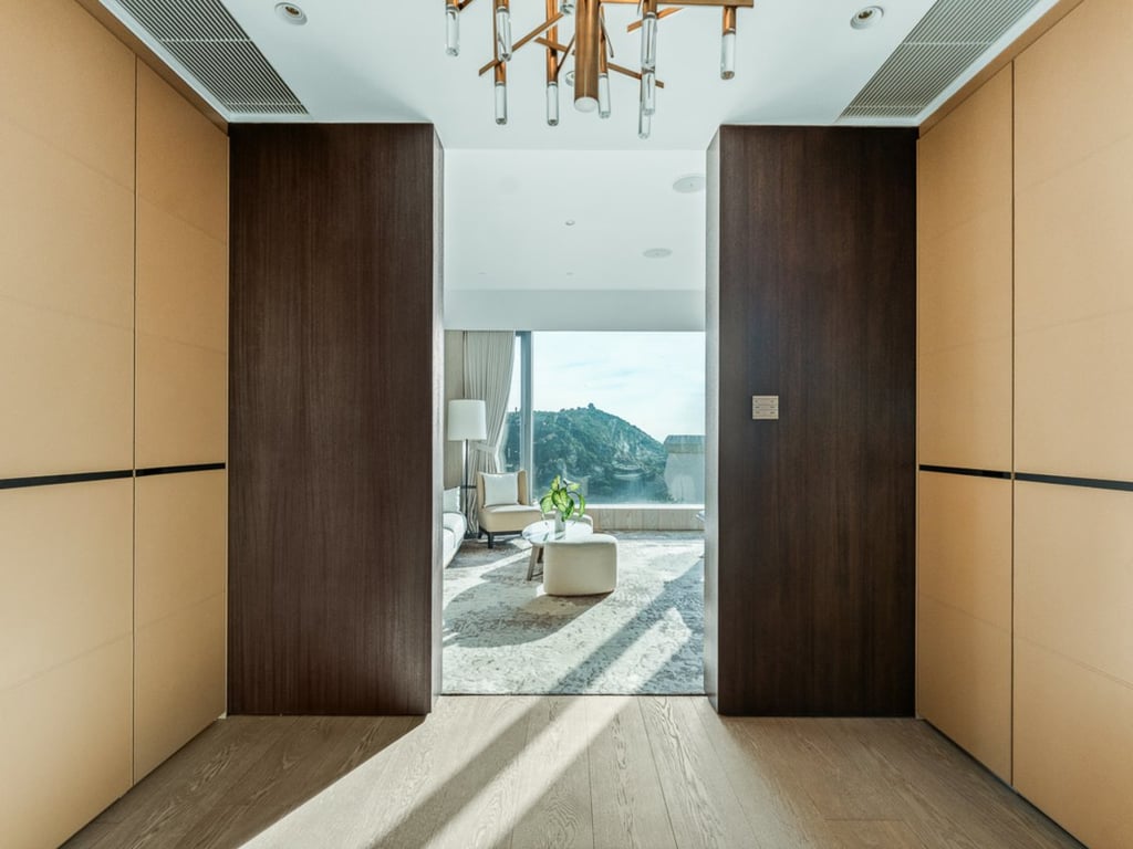 https://img.propertyraptor.com/cdn-cgi/imagedelivery/KD5bF_AFL0JDTbKLWF7z9g/ap8/ap8_001/hornet/prp/img/6060709b2288316965903300dd342bc6-wtm.jpg/public