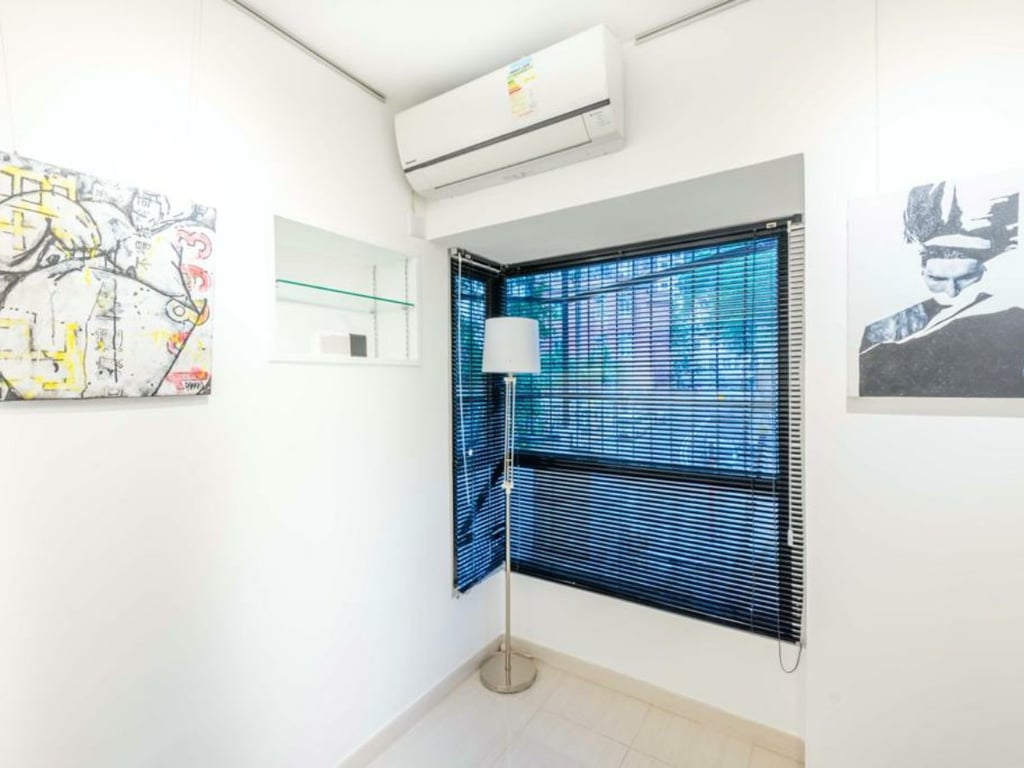 https://img.propertyraptor.com/cdn-cgi/imagedelivery/KD5bF_AFL0JDTbKLWF7z9g/ap8/ap8_001/hornet/prp/img/60763ae6a059a8e62719a14f47587cfe.jpg/public
