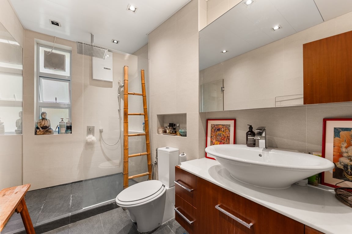 https://img.propertyraptor.com/cdn-cgi/imagedelivery/KD5bF_AFL0JDTbKLWF7z9g/ap8/ap8_001/hornet/prp/img/608e92145001a1f2a1c3efa7f5a452c1-wtm.jpg/public