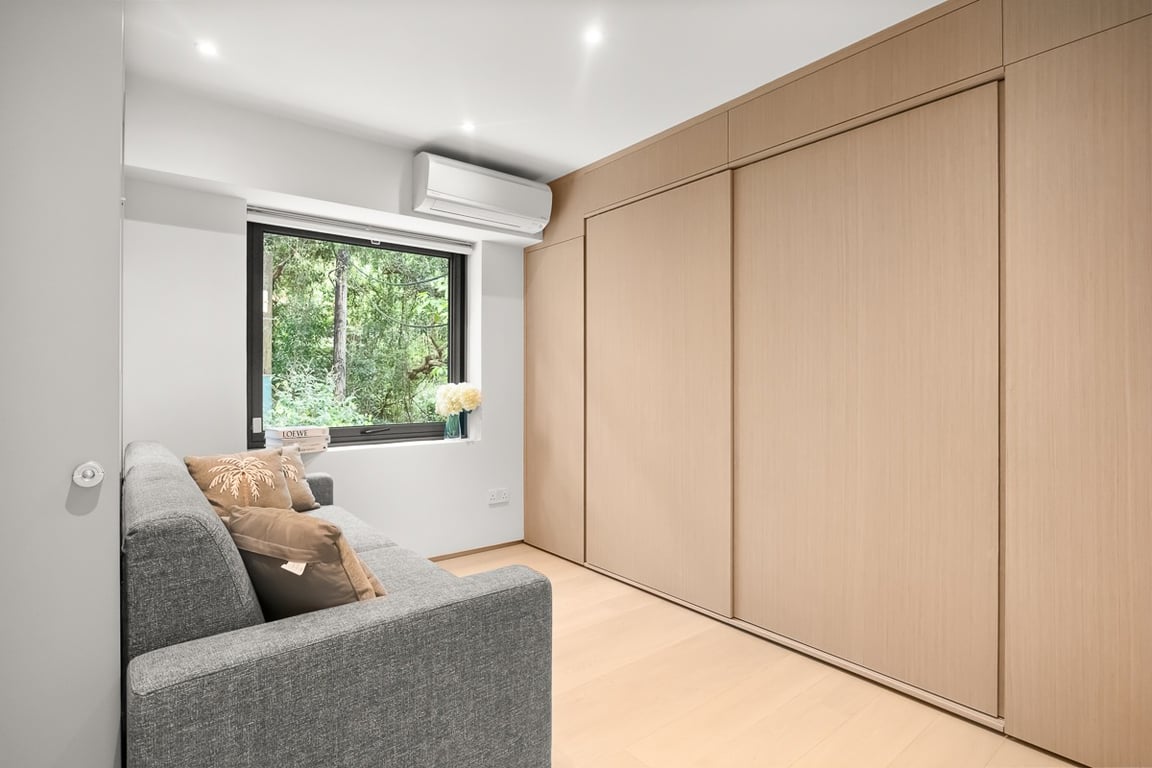 https://img.propertyraptor.com/cdn-cgi/imagedelivery/KD5bF_AFL0JDTbKLWF7z9g/ap8/ap8_001/hornet/prp/img/60dfa60aac712f3a78c5864c39955c14-wtm.jpg/public