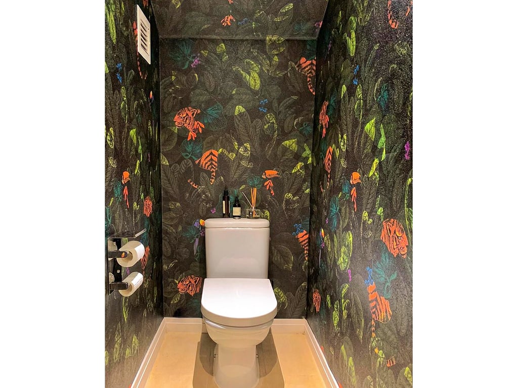 https://img.propertyraptor.com/cdn-cgi/imagedelivery/KD5bF_AFL0JDTbKLWF7z9g/ap8/ap8_001/hornet/prp/img/611043ecc8dd67476ef0157e717c16cb.jpg/public