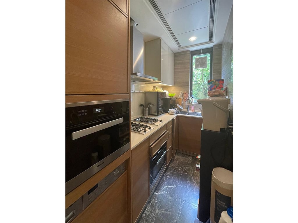 https://img.propertyraptor.com/cdn-cgi/imagedelivery/KD5bF_AFL0JDTbKLWF7z9g/ap8/ap8_001/hornet/prp/img/61915f52c3d372847521465d6941b4f0-wtm.jpg/public