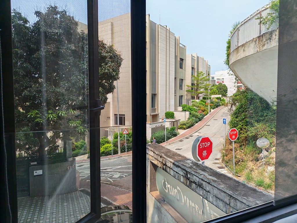 https://img.propertyraptor.com/cdn-cgi/imagedelivery/KD5bF_AFL0JDTbKLWF7z9g/ap8/ap8_001/hornet/prp/img/61dd5808c25ae12f6b383dccace0291b-wtm.jpg/public