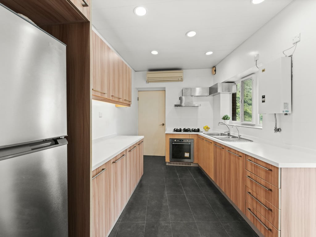 https://img.propertyraptor.com/cdn-cgi/imagedelivery/KD5bF_AFL0JDTbKLWF7z9g/ap8/ap8_001/hornet/prp/img/61e78ba8433d5c7d224e642a0fb76c3f-wtm.jpg/public