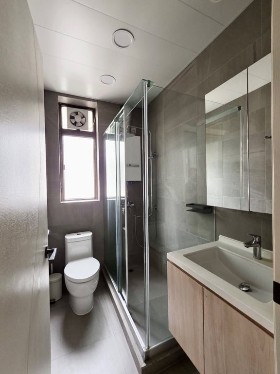 https://img.propertyraptor.com/cdn-cgi/imagedelivery/KD5bF_AFL0JDTbKLWF7z9g/ap8/ap8_001/hornet/prp/img/620340bcf4bf60a220bcb569f6f97f7e-wtm.jpg/public