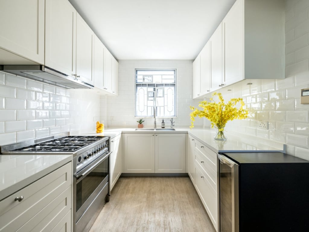 https://img.propertyraptor.com/cdn-cgi/imagedelivery/KD5bF_AFL0JDTbKLWF7z9g/ap8/ap8_001/hornet/prp/img/62e36d79ff0dc92cba944d13850f6e46.jpg/public