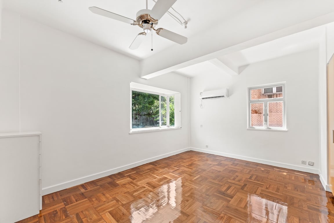 https://img.propertyraptor.com/cdn-cgi/imagedelivery/KD5bF_AFL0JDTbKLWF7z9g/ap8/ap8_001/hornet/prp/img/62eadeb779aaea27d10d092d2b5da110-wtm.jpg/public