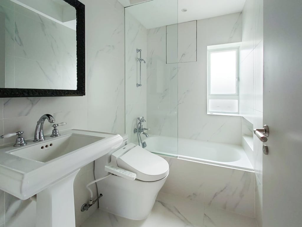 https://img.propertyraptor.com/cdn-cgi/imagedelivery/KD5bF_AFL0JDTbKLWF7z9g/ap8/ap8_001/hornet/prp/img/6324f0486d07a624be1de83953ac87d1.jpg/public