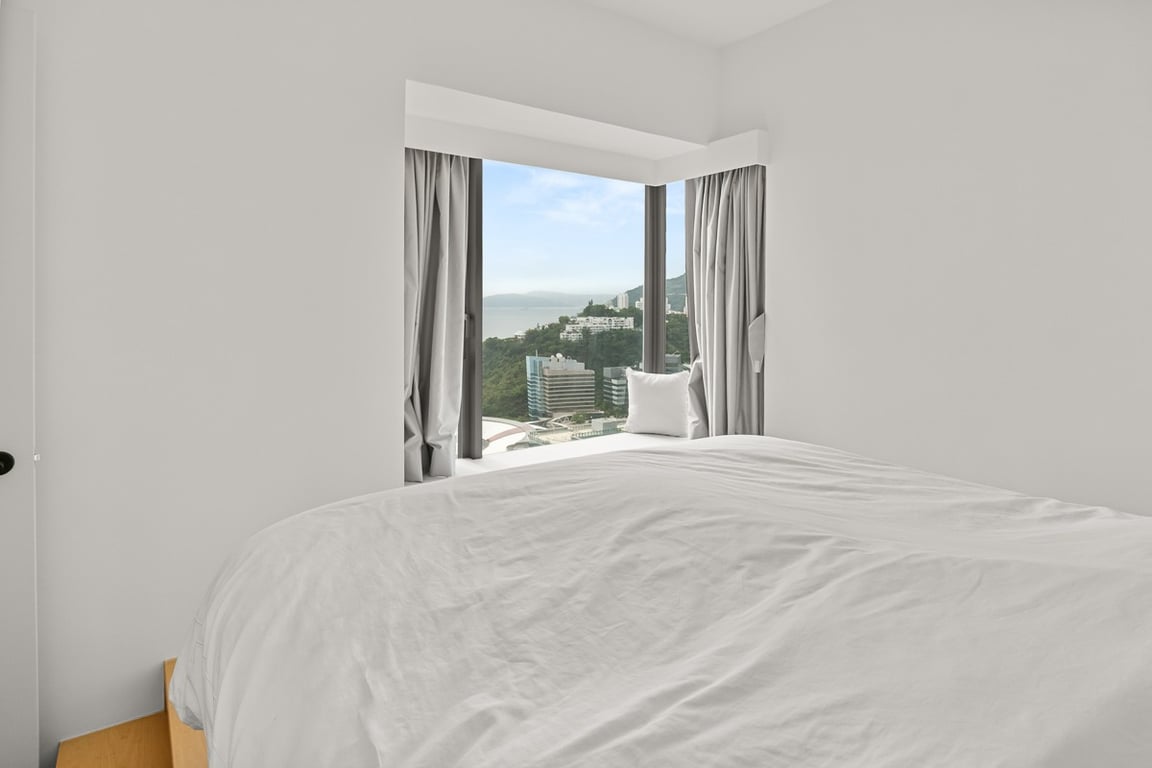 https://img.propertyraptor.com/cdn-cgi/imagedelivery/KD5bF_AFL0JDTbKLWF7z9g/ap8/ap8_001/hornet/prp/img/6330207f1111153b77d37138dab2dc38-wtm.jpg/public