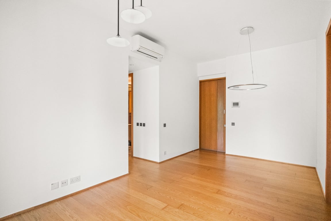 https://img.propertyraptor.com/cdn-cgi/imagedelivery/KD5bF_AFL0JDTbKLWF7z9g/ap8/ap8_001/hornet/prp/img/633b522773e7e7d92e8cc8e0ff1416e0-wtm.jpg/public