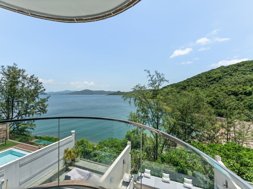 https://img.propertyraptor.com/cdn-cgi/imagedelivery/KD5bF_AFL0JDTbKLWF7z9g/ap8/ap8_001/hornet/prp/img/6349c1d63d6963186d8c1fe7a694916c.jpg/public