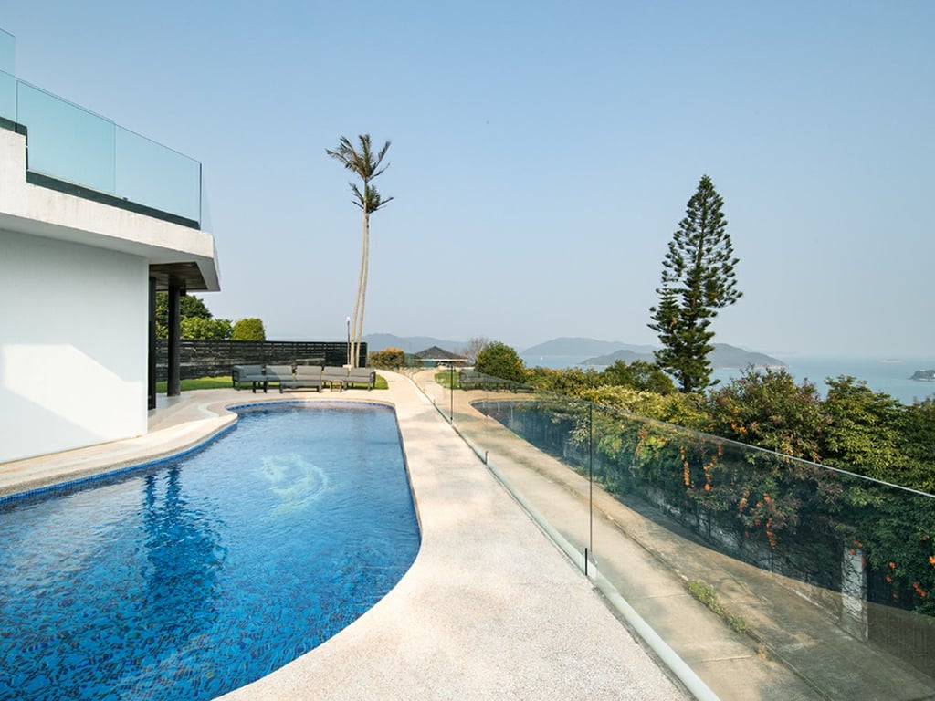 https://img.propertyraptor.com/cdn-cgi/imagedelivery/KD5bF_AFL0JDTbKLWF7z9g/ap8/ap8_001/hornet/prp/img/63552d56a0e67ea5a7d8e04de628dfa2.jpg/public