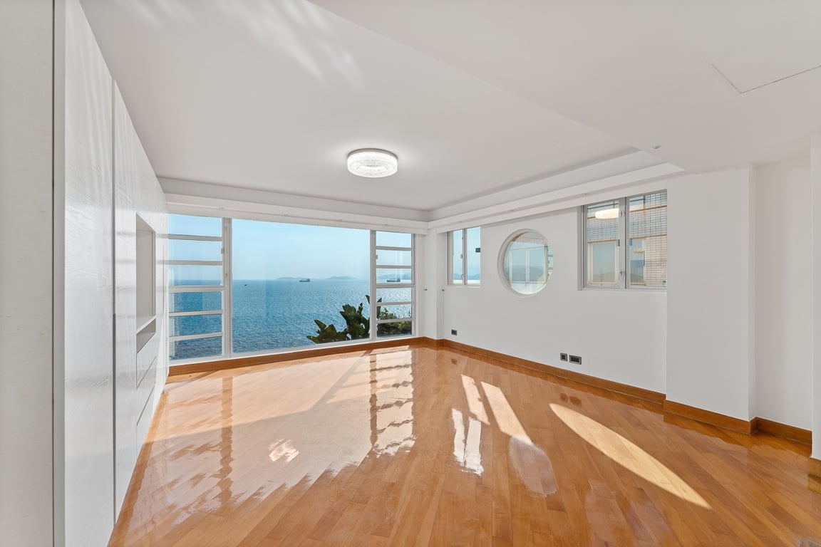 https://img.propertyraptor.com/cdn-cgi/imagedelivery/KD5bF_AFL0JDTbKLWF7z9g/ap8/ap8_001/hornet/prp/img/6368038bb6288713784e5d9afd453675-wtm.jpg/public