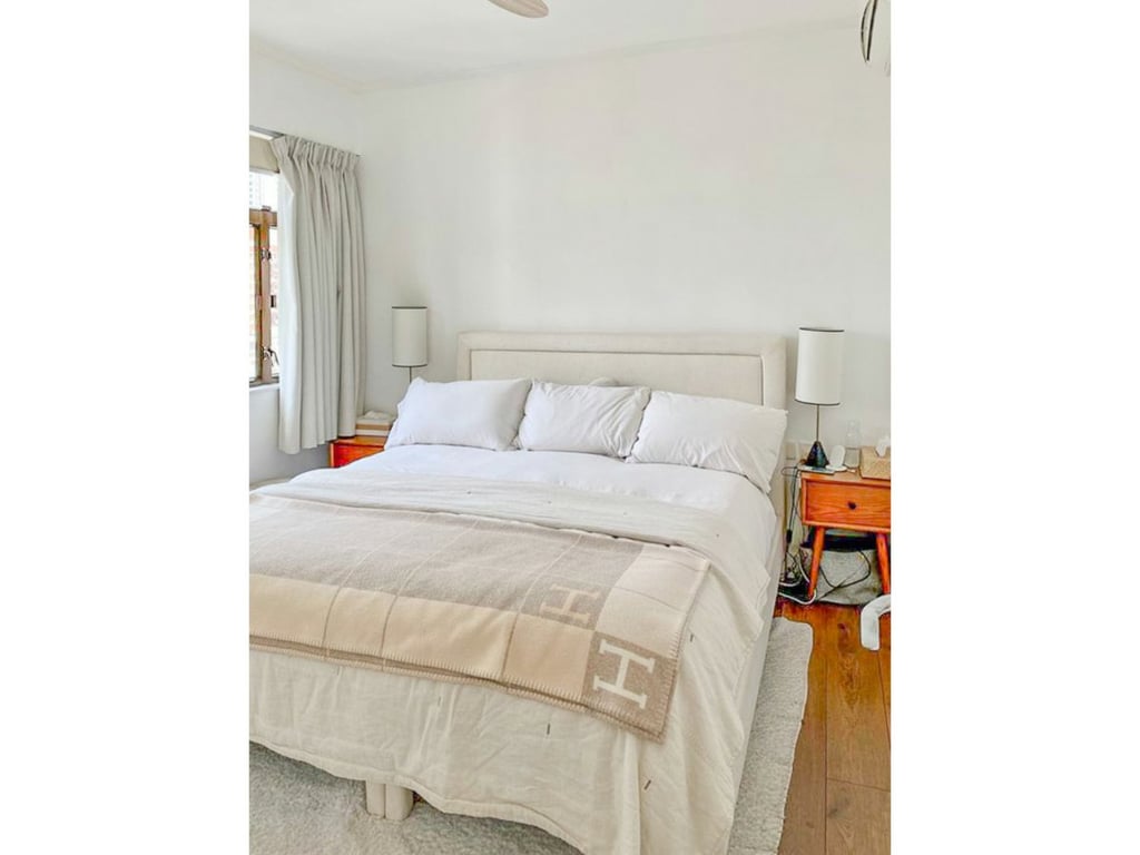 https://img.propertyraptor.com/cdn-cgi/imagedelivery/KD5bF_AFL0JDTbKLWF7z9g/ap8/ap8_001/hornet/prp/img/636c39a823f87b80d8a3628c1204e327.jpg/public