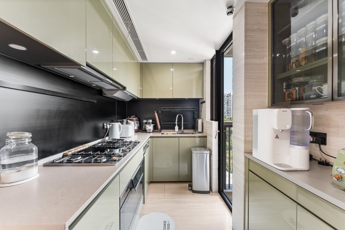 https://img.propertyraptor.com/cdn-cgi/imagedelivery/KD5bF_AFL0JDTbKLWF7z9g/ap8/ap8_001/hornet/prp/img/63915034876de66f449a29364964786b-wtm.jpg/public