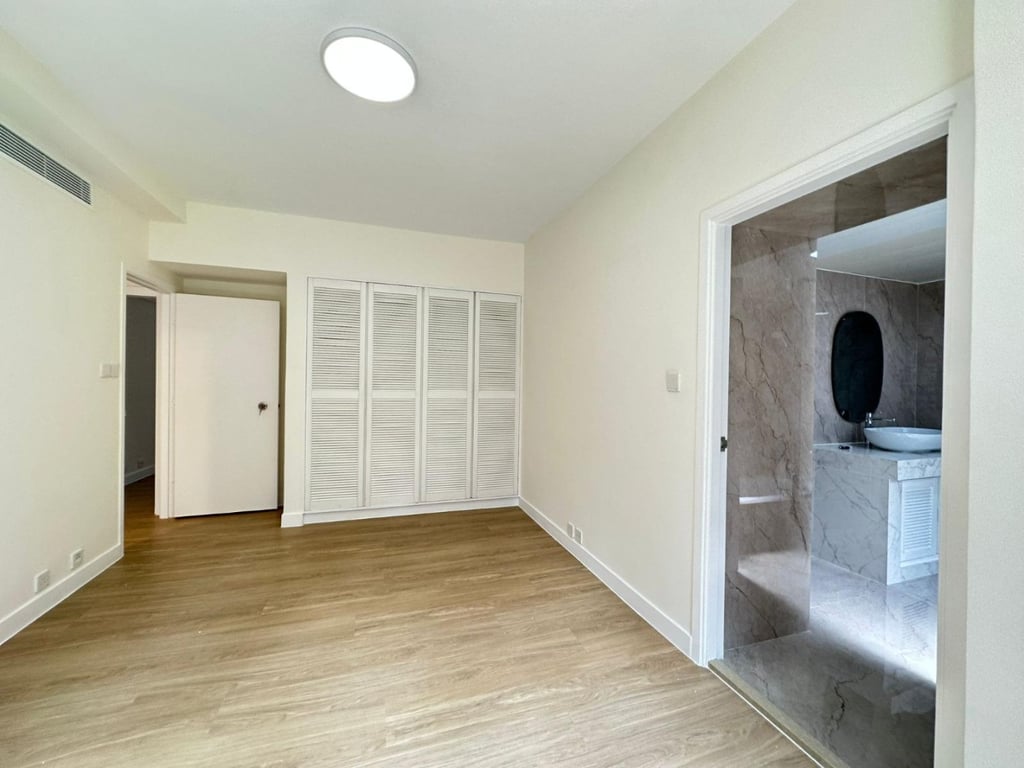 https://img.propertyraptor.com/cdn-cgi/imagedelivery/KD5bF_AFL0JDTbKLWF7z9g/ap8/ap8_001/hornet/prp/img/63dabbb9f3687fb77e7b220669d6151a-wtm.jpg/public