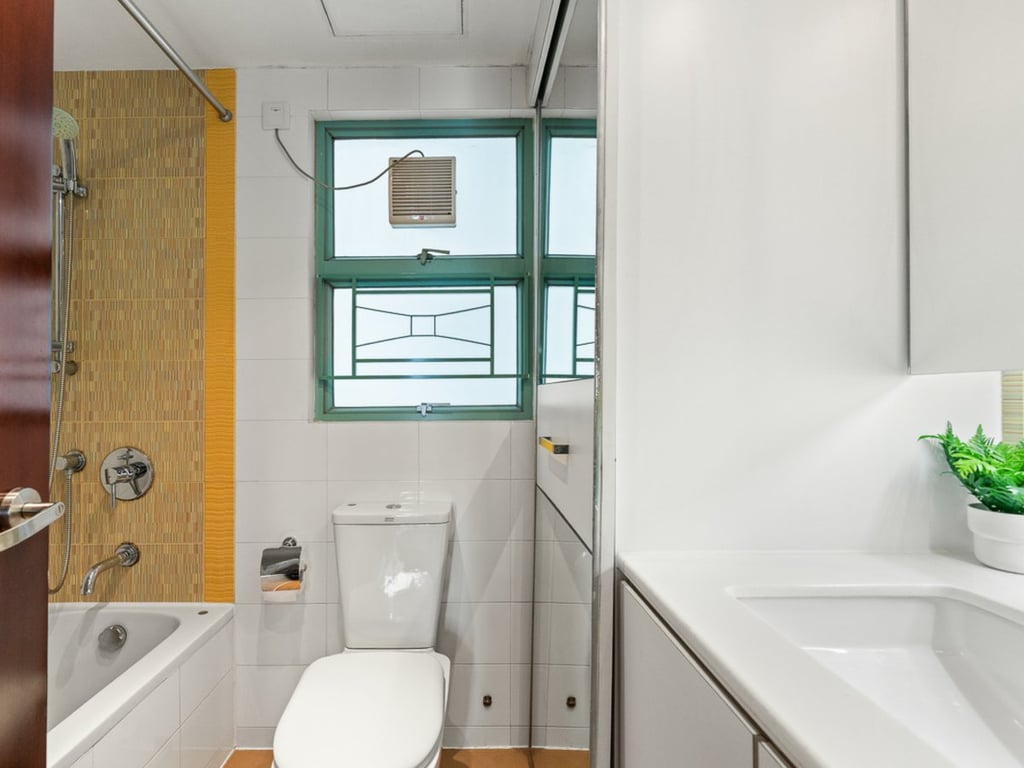 https://img.propertyraptor.com/cdn-cgi/imagedelivery/KD5bF_AFL0JDTbKLWF7z9g/ap8/ap8_001/hornet/prp/img/640a92e1a8b510bdec3d7526723ddadf-wtm.jpg/public