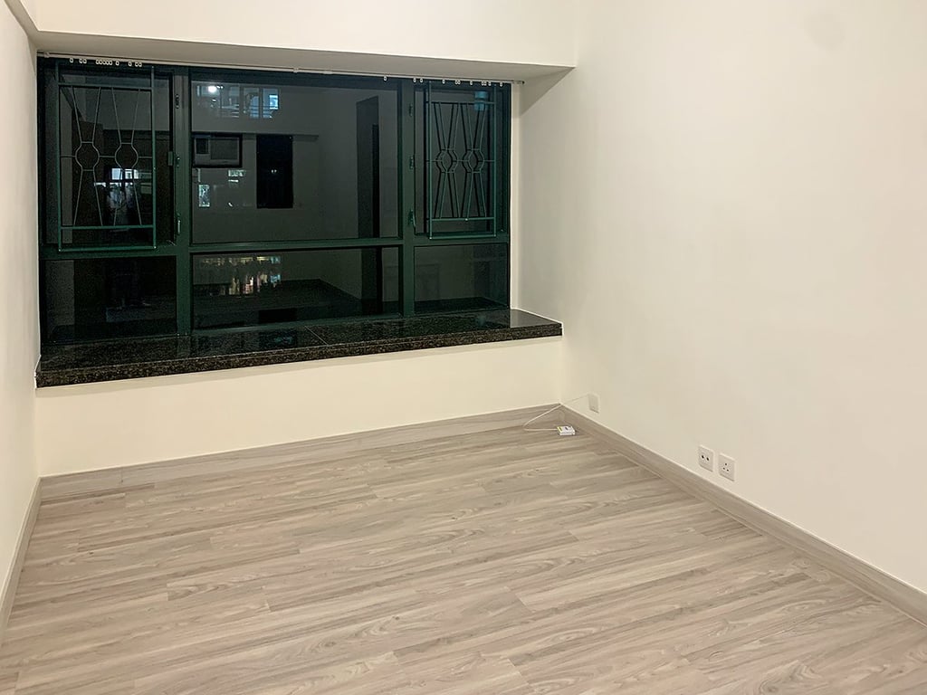 https://img.propertyraptor.com/cdn-cgi/imagedelivery/KD5bF_AFL0JDTbKLWF7z9g/ap8/ap8_001/hornet/prp/img/641ec2bc6676d2c79e0d9df2530d35c3.jpg/public