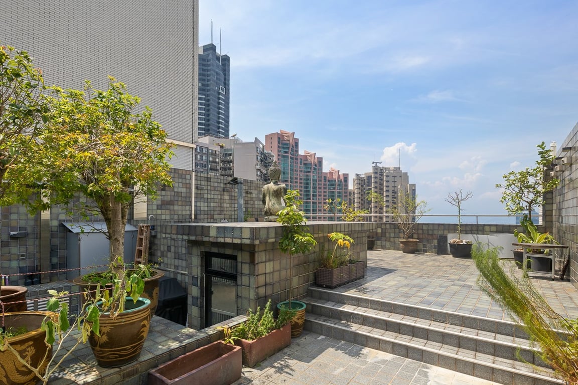 https://img.propertyraptor.com/cdn-cgi/imagedelivery/KD5bF_AFL0JDTbKLWF7z9g/ap8/ap8_001/hornet/prp/img/645e2352f07e69a706c8baeeef4867fa-wtm.jpg/public